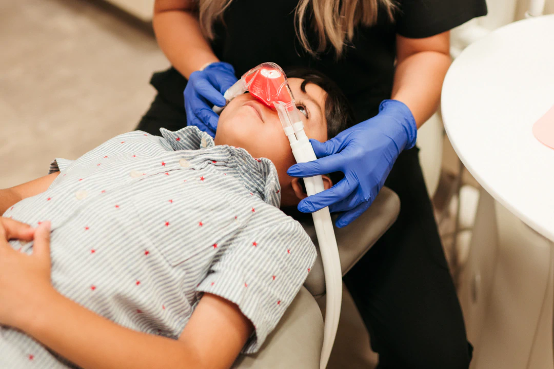 kids smiling excited for nitrous oxide dentistry at honey bee pediatric dental co